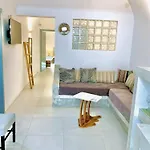 Lupi's Cave House * Fira (Santorini)