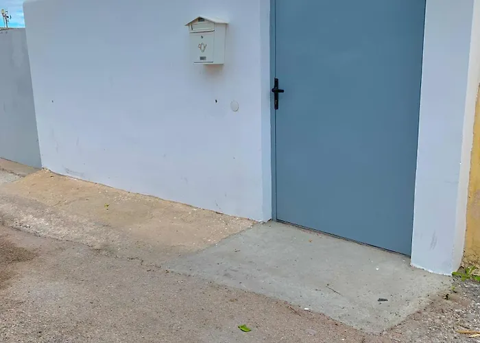 Lupi's Cave House * Fíra